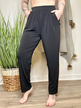 Load image into Gallery viewer, *Restock*Black Pleated Pants