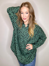 Load image into Gallery viewer, Hunter Green Speckle Print Long Sleeve Top