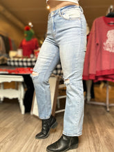 Load image into Gallery viewer, Medium Wash Distressed Jeans