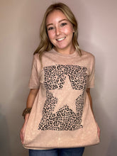 Load image into Gallery viewer, Dusty Pink Star Print Graphic Tee