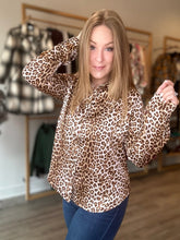 Load image into Gallery viewer, Wild Thing Printed Button Up Top