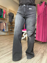 Load image into Gallery viewer, Vervet High Rise Black Trouser Jeans