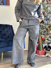 Load image into Gallery viewer, Black Mineral Washed Lounge Set