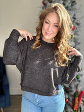 Load image into Gallery viewer, Black Exposed Seam Cropped Sweater