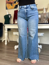 Load image into Gallery viewer, Medium Wash High Rise Flare Leg Jeans