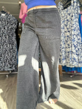 Load image into Gallery viewer, Black Wide Leg Sweatpants