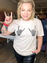 Load image into Gallery viewer, Skull Hands Rock &amp; Roll