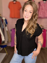 Load image into Gallery viewer, Black Collard Linen Top