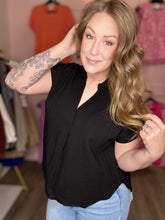 Load image into Gallery viewer, Black Collard Linen Top