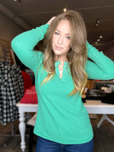 Load image into Gallery viewer, Kelly Green Waffle Knit V Neck