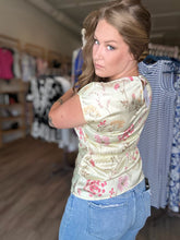 Load image into Gallery viewer, Butter Cream Floral Short Sleeve