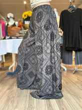 Load image into Gallery viewer, Paisley Print Wide Leg Pants
