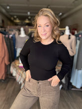 Load image into Gallery viewer, Black Seamless Ribbed Long Sleeve