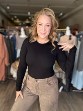 Load image into Gallery viewer, Black Seamless Ribbed Long Sleeve