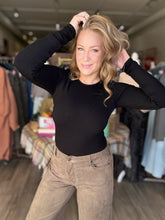 Load image into Gallery viewer, Black Seamless Ribbed Long Sleeve