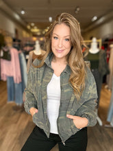 Load image into Gallery viewer, Camouflage Zip-Up Jacket