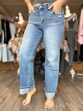 Load image into Gallery viewer, Lovervet Mid Rise Cuffed Jeans