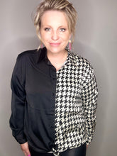 Load image into Gallery viewer, White Houndstooth Button Up Blouse