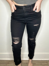 Load image into Gallery viewer, Black Distressed Cropped Jeans