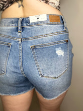 Load image into Gallery viewer, Light Wash Distressed Raw Hem Jean Short