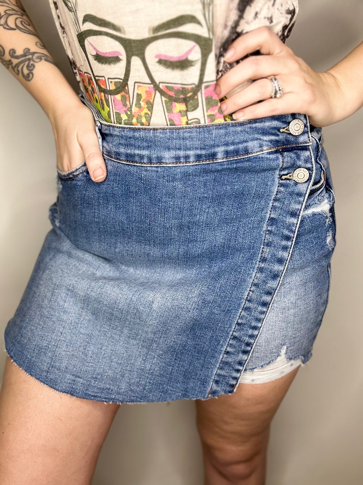 Light Wash Raw Hem Jean Skort