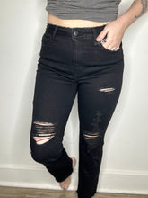 Load image into Gallery viewer, Black Distressed Cropped Jeans