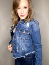 Load image into Gallery viewer, Frayed Hem Jean Jacket