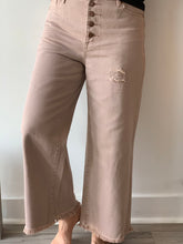 Load image into Gallery viewer, Lt Mauve Cropped Pants - Size M